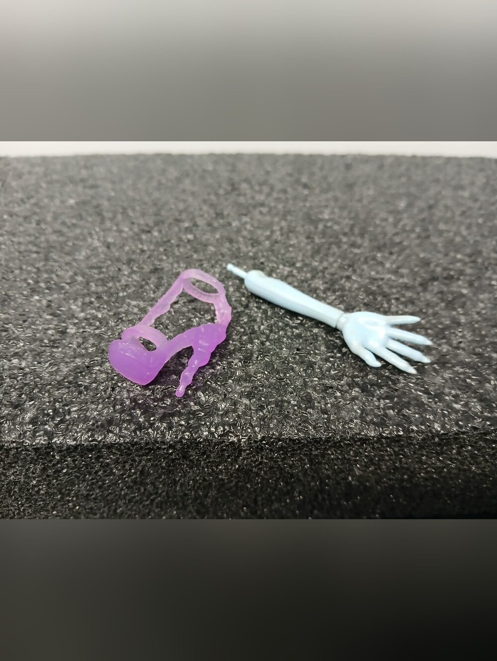 Monster High Abby Bominable Arm And Shoe